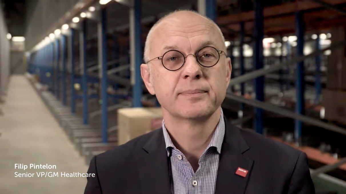 Jaarrapporten done right 2 Er staan ook testimonial video's op de dedicated website voor het jaarverslag van Barco, zo spreken de mensen achter de cijfers je rechtstreeks toe